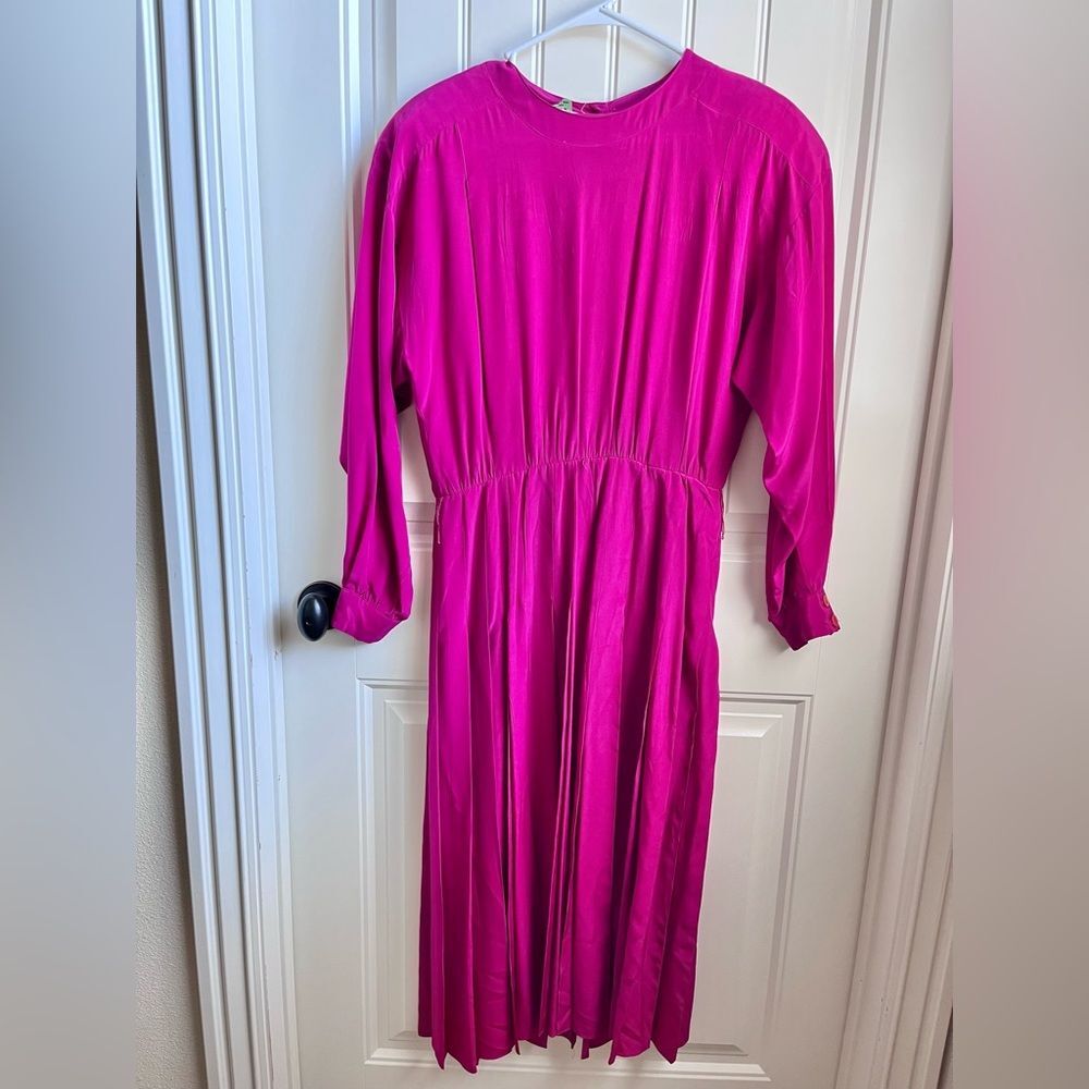 Vibrant Silk Magenta Long Sleeve Dress 100% silk vintage 80s Sz. 10